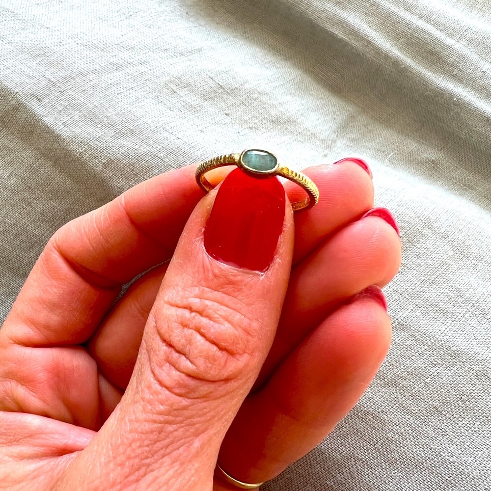 BIRD Sage green oval delicate ring, gold/925 vermeil size 7 like new
